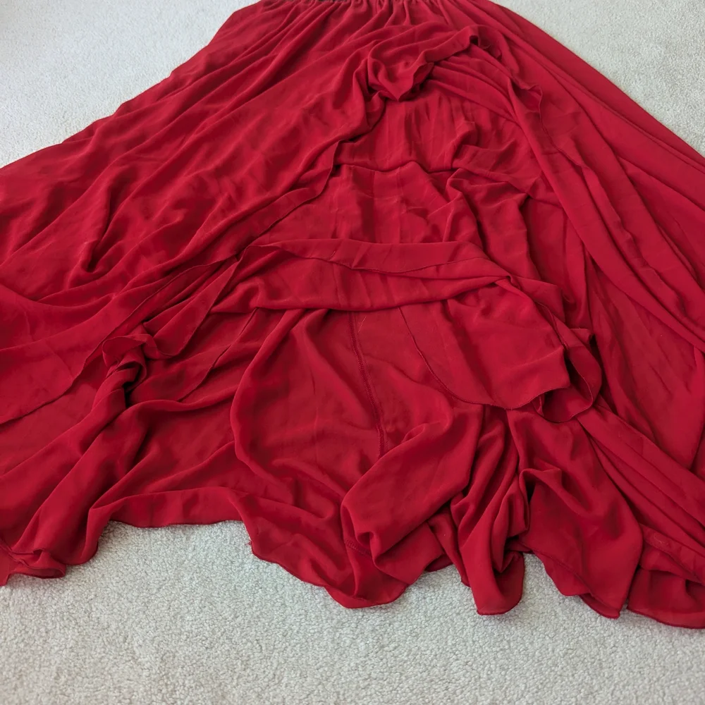 Elegant Red Maxi Skirt with Black Waistband - Picture 2 of 8